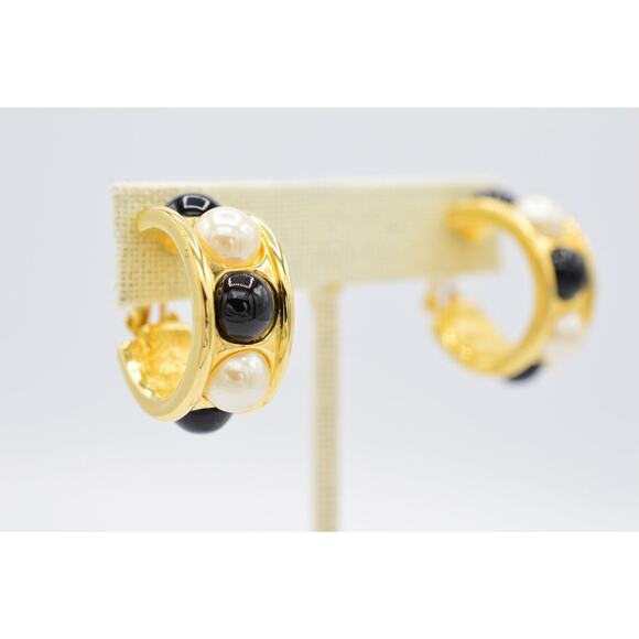 Givenchy Vintage Cabochon Clip Earrings Gold Black White Pearl Signed 1980s BinZ - Picture 4 of 12